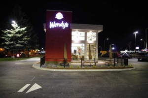 commercial-wendys-kingston-gardiners-road-flagship-store-new-design-first-in-ontario-13-completed-lighting-signage-2-web