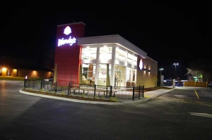 commercial-wendys-kingston-gardiners-road-flagship-store-new-design-first-in-ontario-14-completed-lighting-signage-3-web